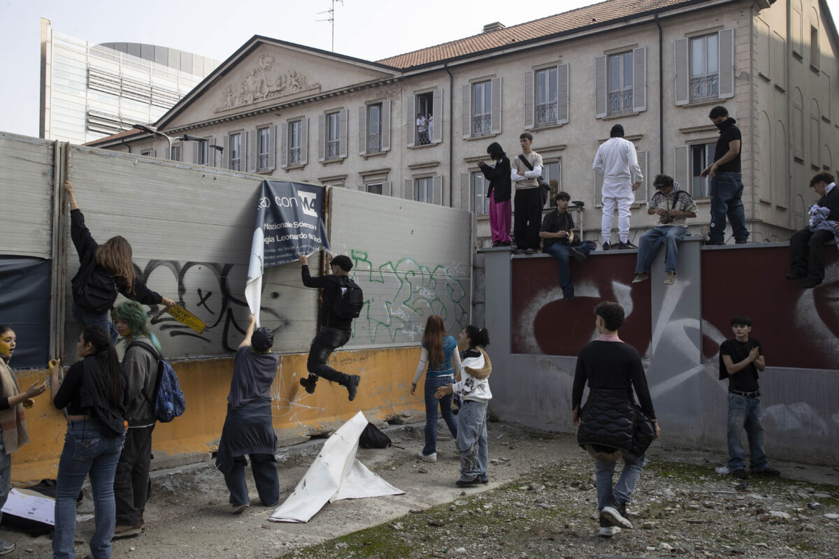 Galleria foto 'Studenti in piazza, cortei in Italia' - foto 12