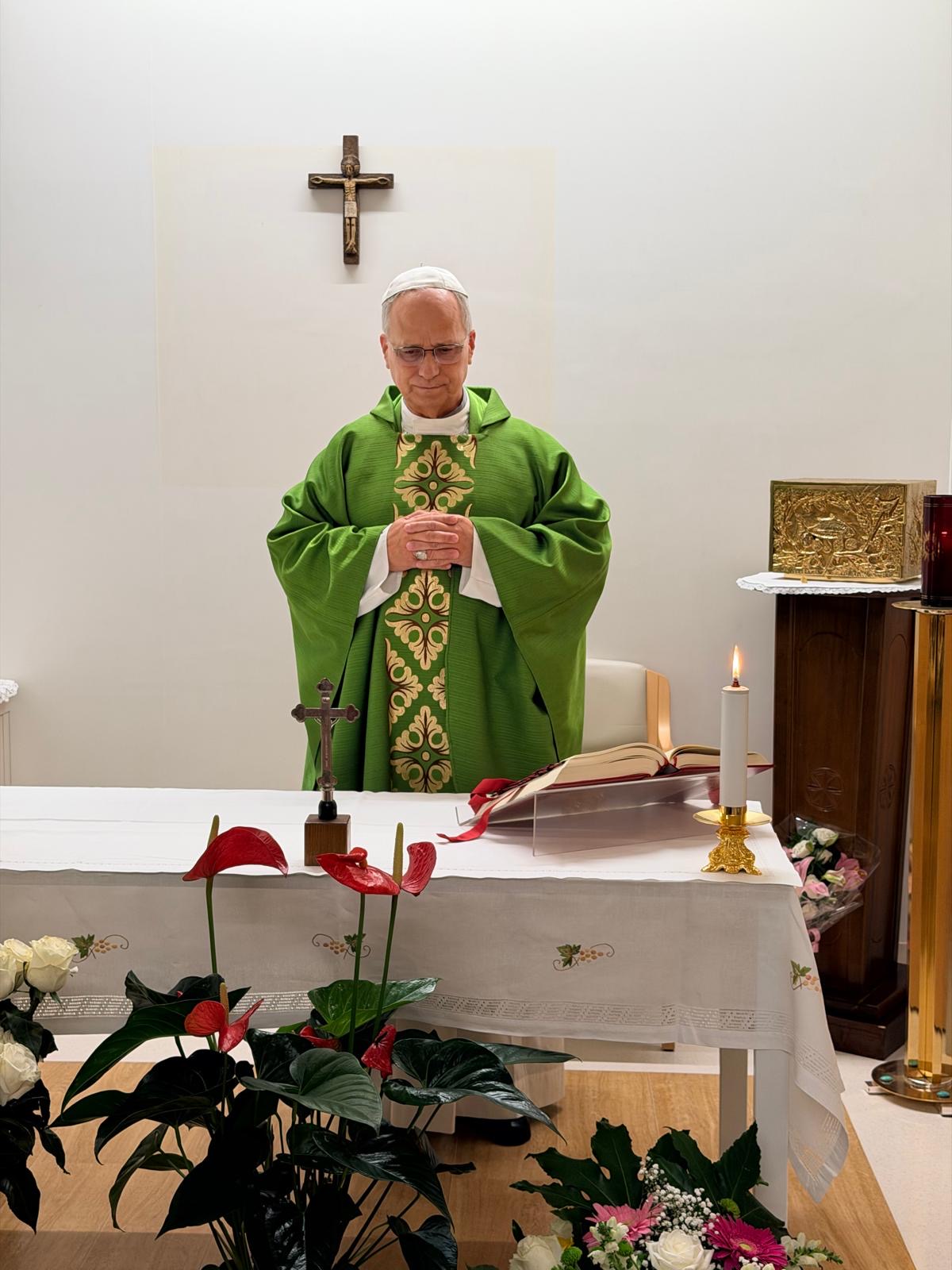 Papa Leone XIV, i medici: “Costante miglioramento, svolge normali attività in autonomia”. Celebrata messa al Gemelli Papa Leone XIV, i medici: “Costante miglioramento, svolge normali attività in autonomia”. Celebrata messa al Gemelli