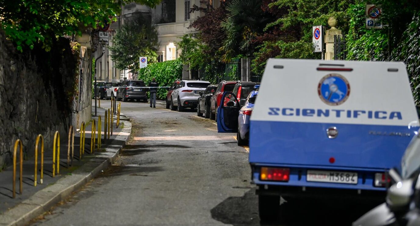 modena marito e moglie trovati morti in casa i corpi decapitati il figlio ascoltato dagli inquirenti da Lapresse.it modena marito e moglie trovati morti in casa i corpi decapitati il figlio ascoltato dagli inquirenti