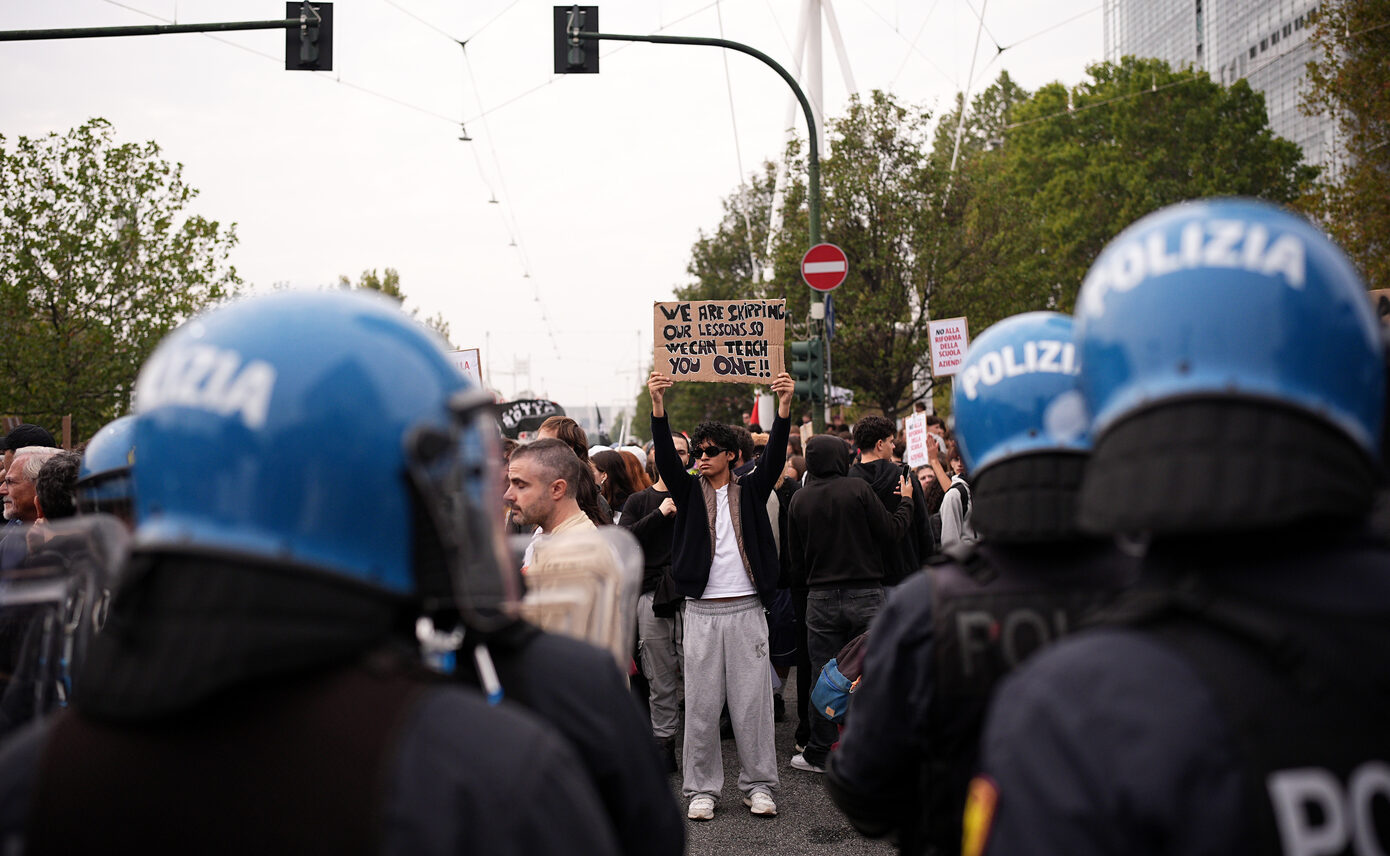 Studenti in piazza in tutta Italia, cortei a Roma e Torino